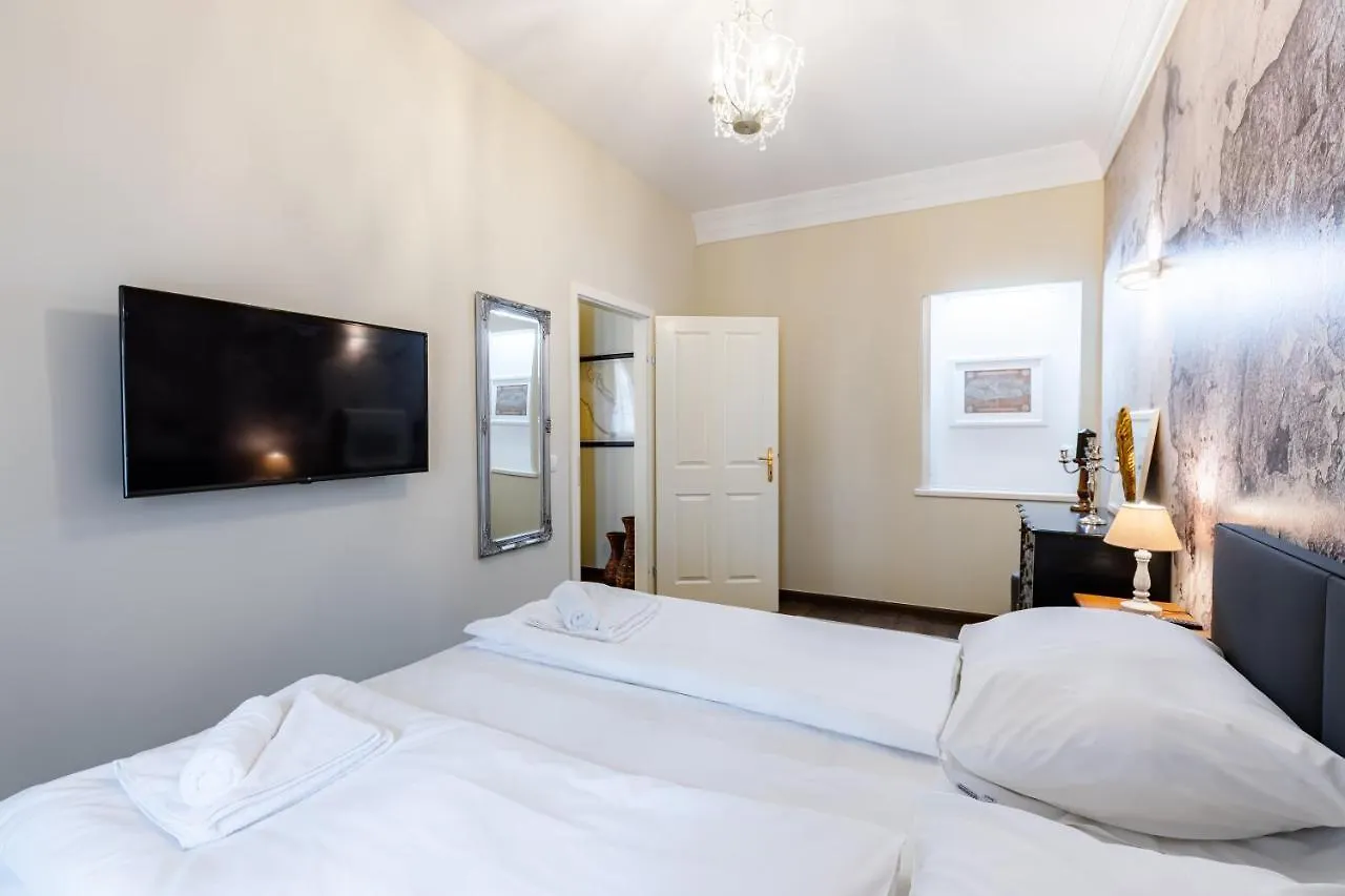 Luxury 2 Bedroom Apartment With King-Size Beds Wiedeń