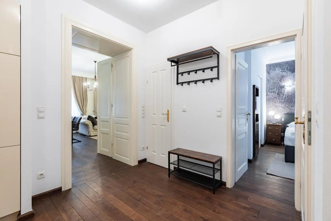 Luxury 2 Bedroom Apartment With King-Size Beds Wiedeń